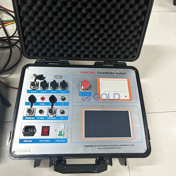 सर्किट ब्रेकर परीक्षक 1